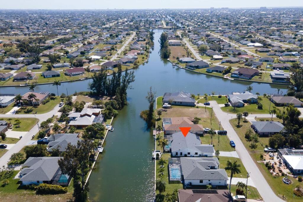 Luxury Waterfront Haven In Cape Coral - Dog-Friendly Escape With Private Pool Villa Eksteriør bilde