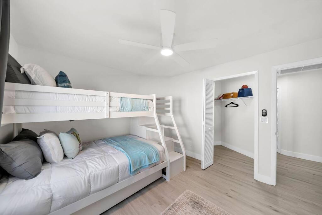 Luxury Waterfront Haven In Cape Coral - Dog-Friendly Escape With Private Pool Villa Eksteriør bilde