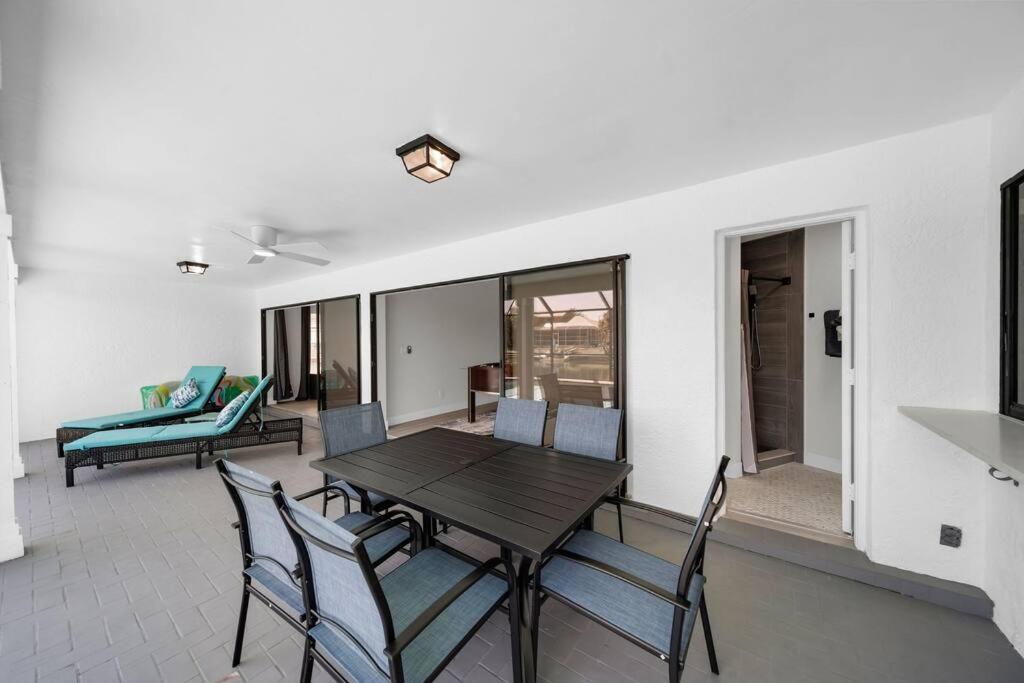Luxury Waterfront Haven In Cape Coral - Dog-Friendly Escape With Private Pool Villa Eksteriør bilde