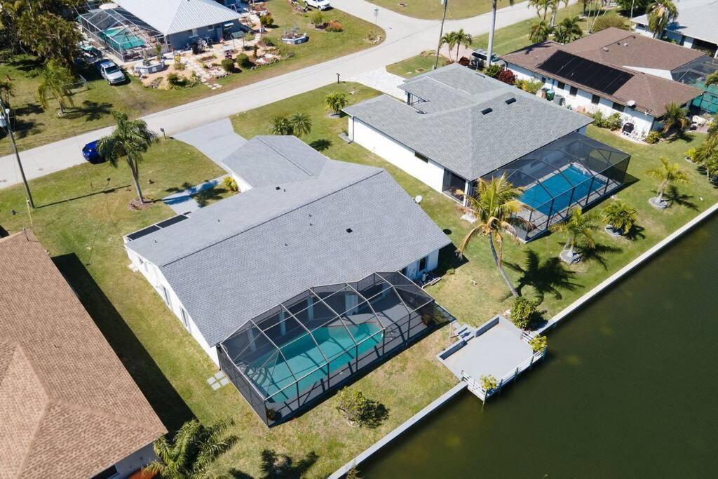 Luxury Waterfront Haven In Cape Coral - Dog-Friendly Escape With Private Pool Villa Eksteriør bilde
