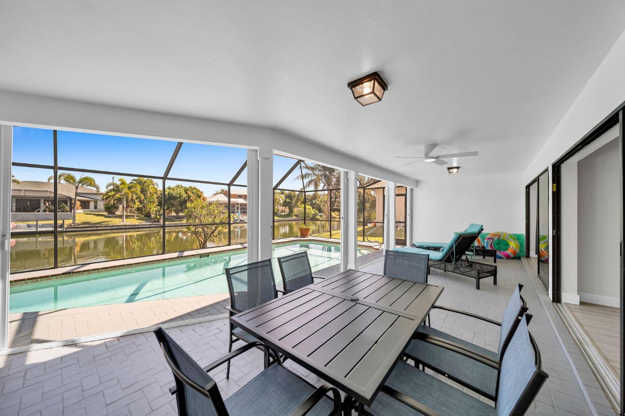 Luxury Waterfront Haven In Cape Coral - Dog-Friendly Escape With Private Pool Villa Eksteriør bilde